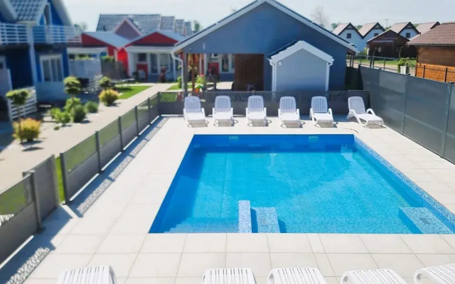 Comfortable Holiday Homes, Pool, Sarbinowo