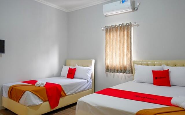 RedDoorz @ City Park Medoho Semarang