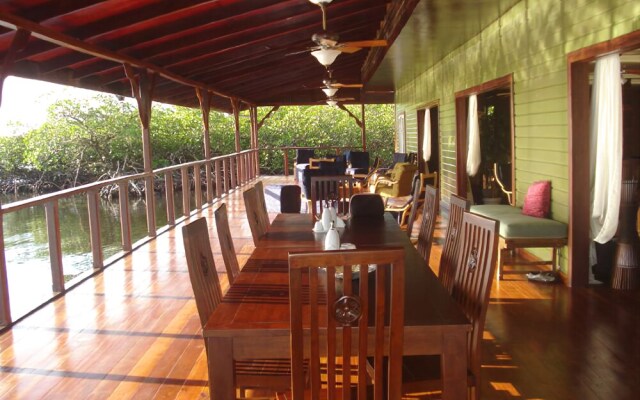 Laguna Azul Eco Lodge
