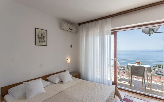 Vedra- Free Parking and Close to the Beach - A1