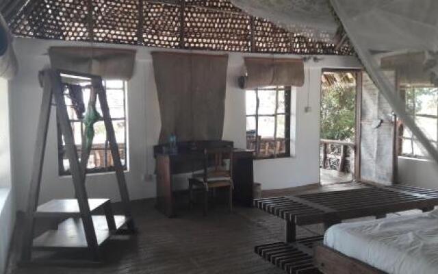 Emayani Beach Lodge