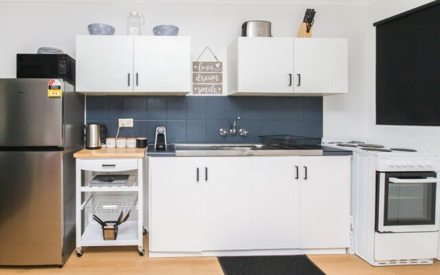 Modern Apartment Close to City Centre 16