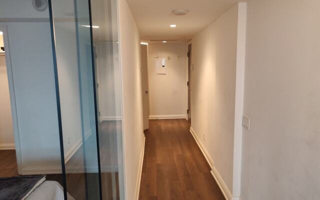 Amazing Suites In Yorkville