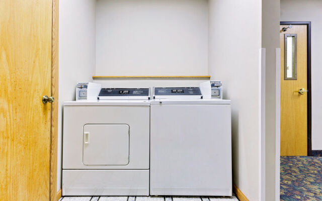 Ramada Richland Center