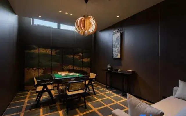 Non Hills Resort Hotel