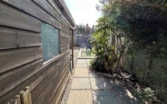 57 Southend Road