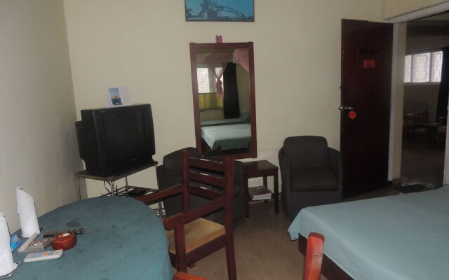 Dunhinda Falls Inn