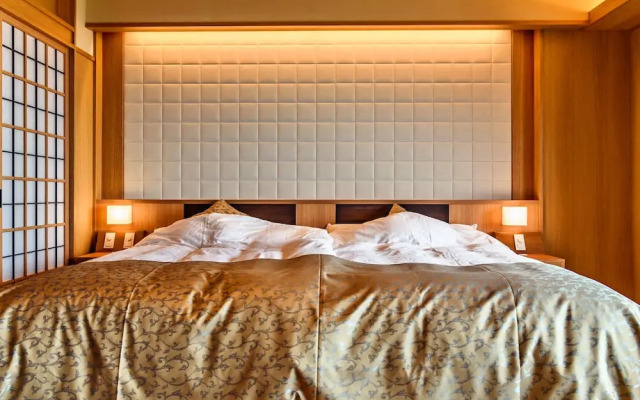 Omuro no Mori Gyokusui - 13 years or older -