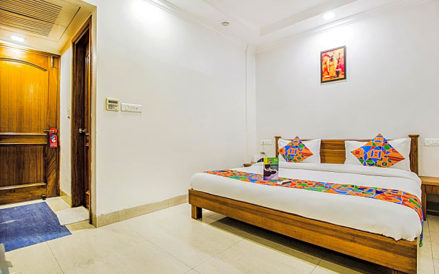 FabHotel Model Town Heights