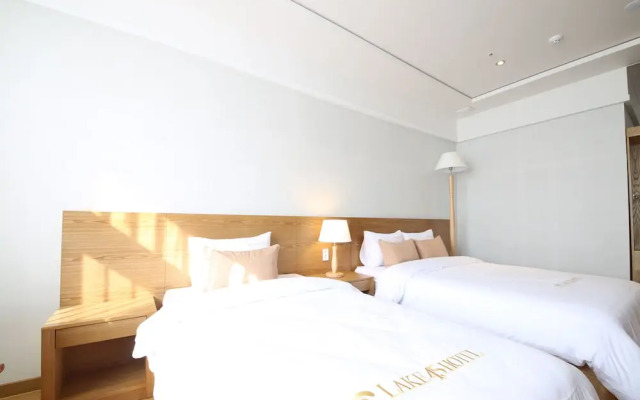 Lake 45 Hotel