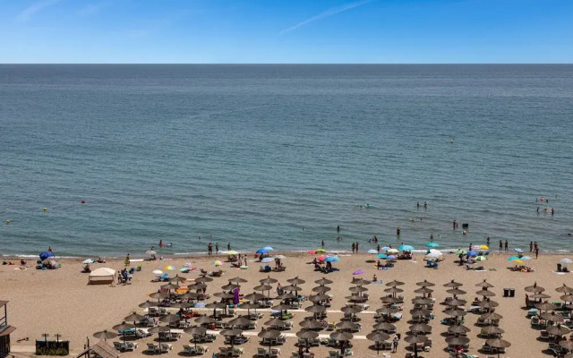 Sea View Apartment 2 Min Walk From the Beach