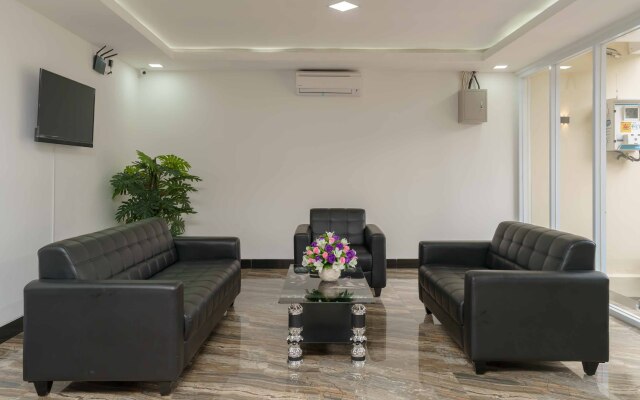 RedDoorz Plus near Eka Hospital BSD 5