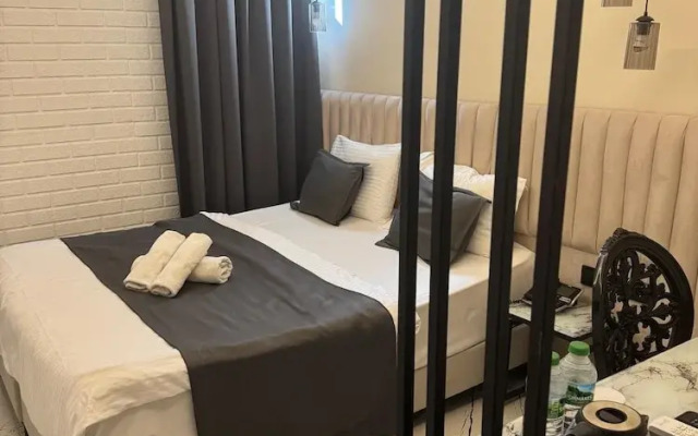 D Twins Airport Hotel