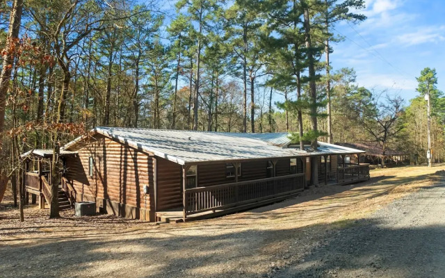 Outlaw Rose Cabin for 8!