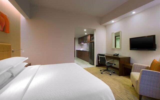 Four Points by Sheraton Hotel & Serviced Apartments, Pune