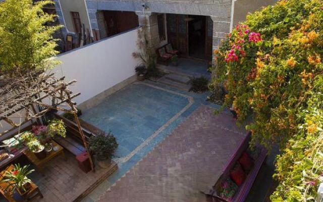 Zuji Youth Hostel