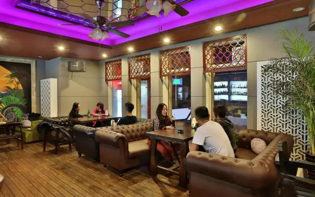 Qingdao Jinhong Sea View Holiday Hotel