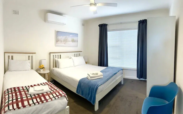 Wifi 2 Air-cons Campbelltown Courtyard West