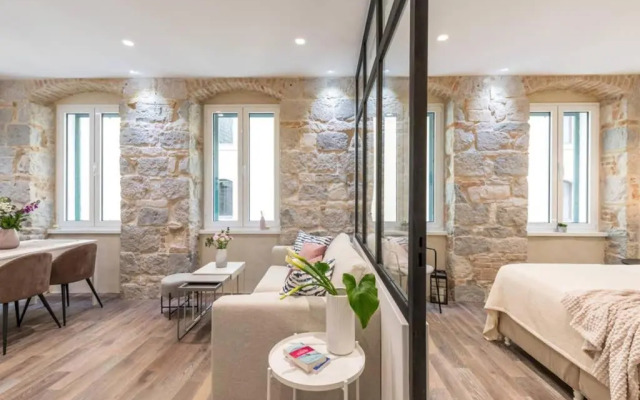 Adriatik Lux Teatro 1