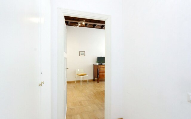 Charme Monti Small Terrace