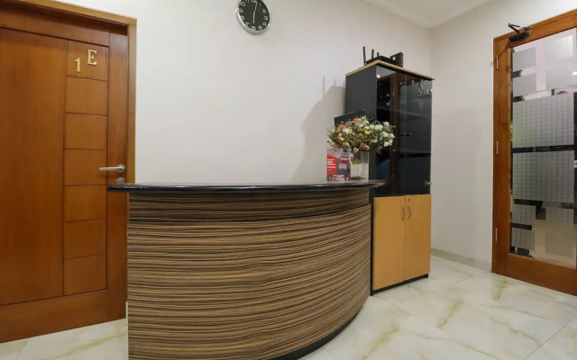 RedDoorz Syariah Plus near Dharmawangsa