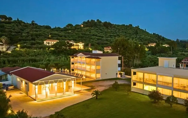Manousis Aparthotel