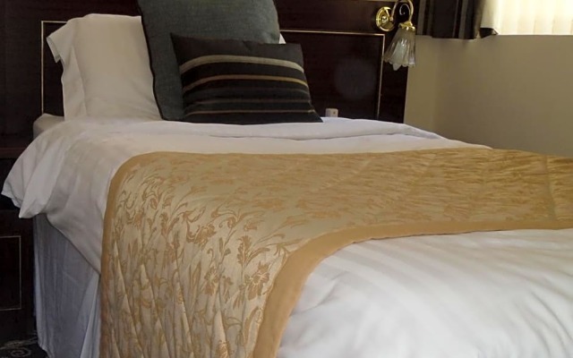 Waverley Hotel