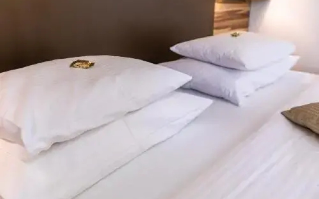 Garni Hotel Royal Crown