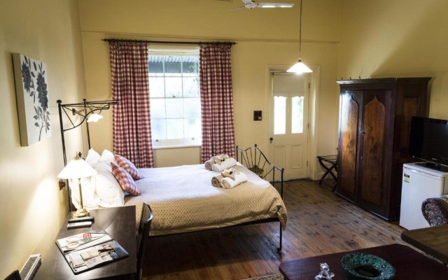 The Rising Sun Hotel – Guest Rooms – Auburn