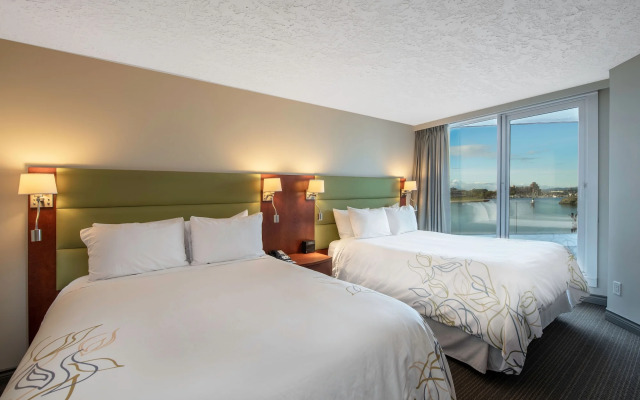 Victoria Regent Waterfront Hotel & Suites