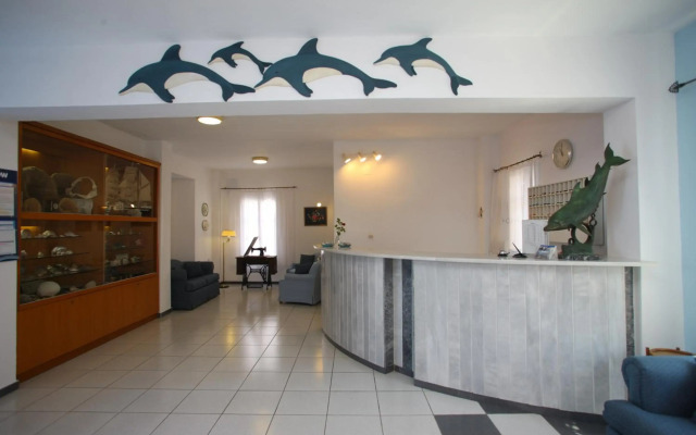 Dolphin Hotel