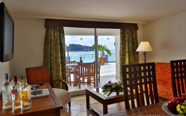 Sonesta Great Bay Beach All Inclusive Resort, Casino & Spa