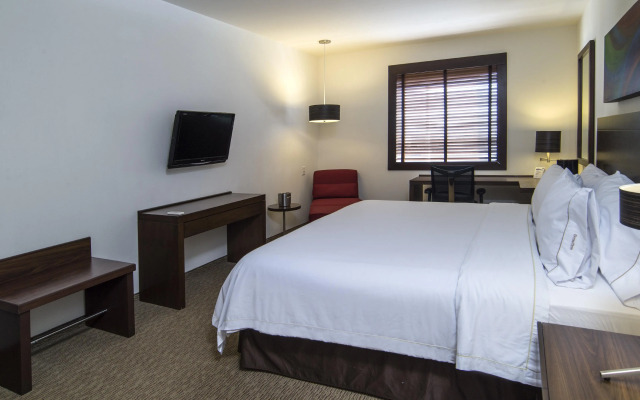 Holiday Inn Guadalajara Patria Universidad by IHG