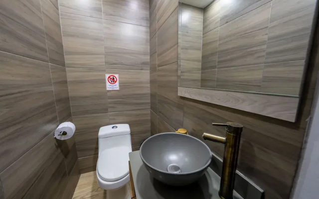 6 Bedroom Apartment with Massive Jacuzzi
