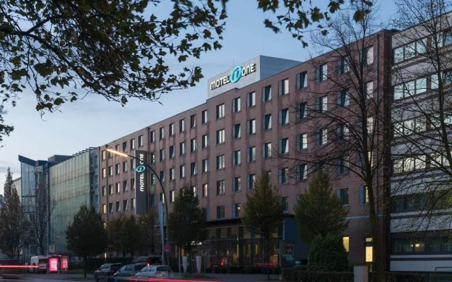 Motel One Hamburg - Altona