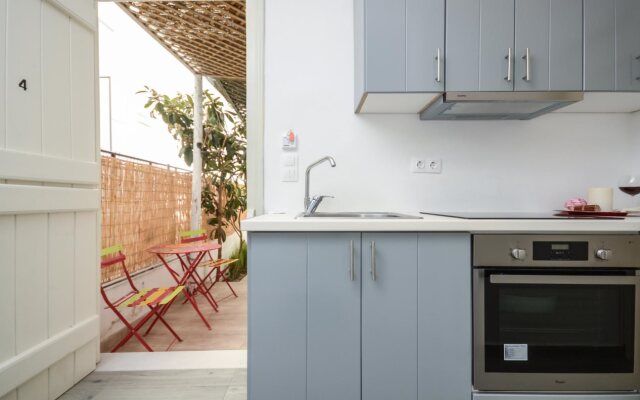 Depis Apartments & Suites
