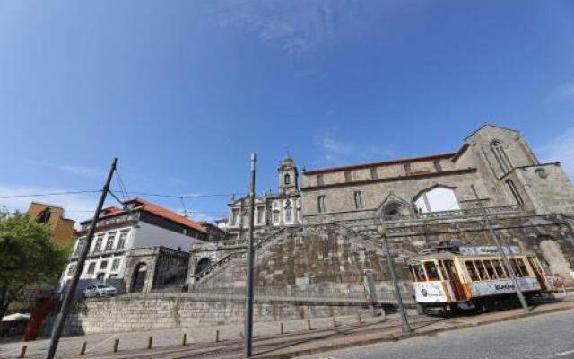 Feels Like Home Porto Modern Rooftop