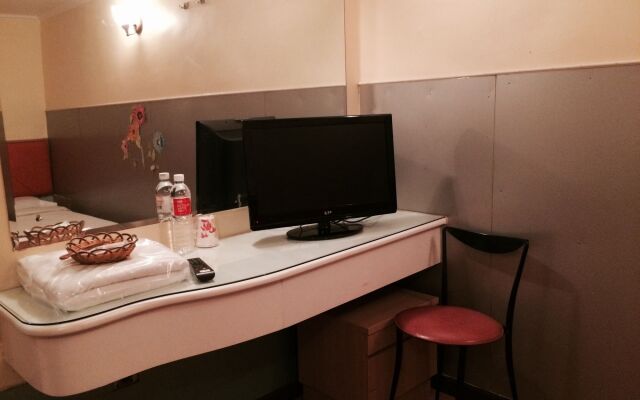 J Hotel