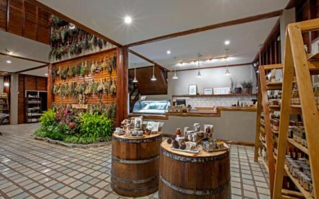 Khaokhoherbary Organic Farm & Resort