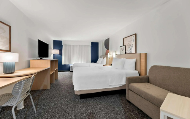 Spark by Hilton Tupelo