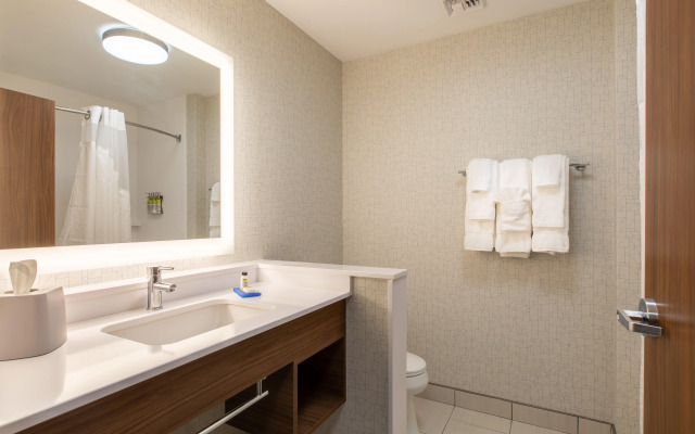Holiday Inn Express & Suites Greenville S- Piedmont by IHG
