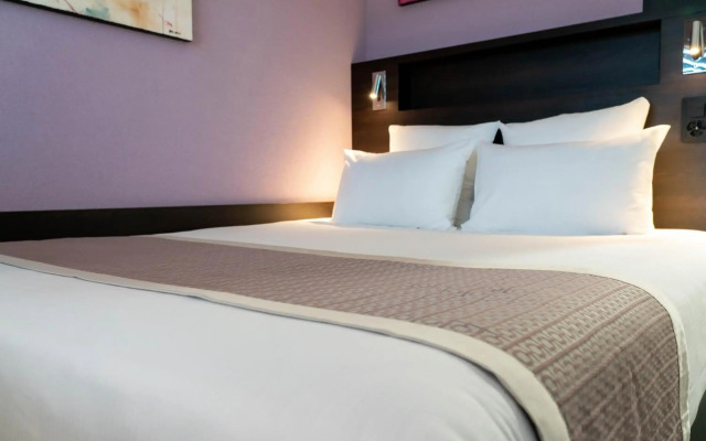 Nash Pratik Hotel