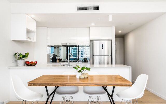 Adam + Eve - 2 Bedroom Luxury Apartment