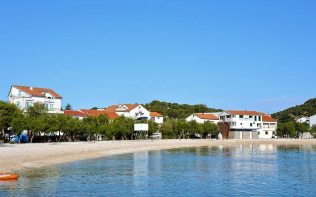 Apartman Mana, Murter
