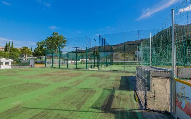 Rescator Resort 330 in Roses