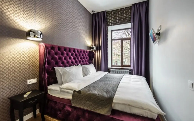 Home-Hotel Pushkinskaya 2-4-7