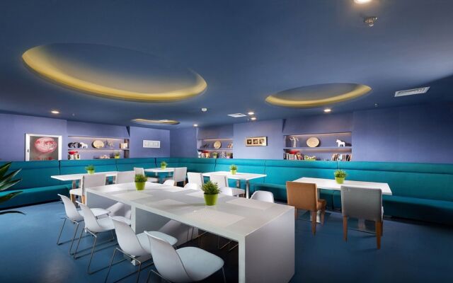Holiday Inn Express Shenyang North Station by IHG