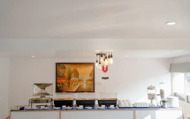 FabHotel Asrani International