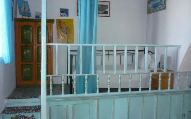 Traditional Villa 7 Mins Drive From Haraki Beach