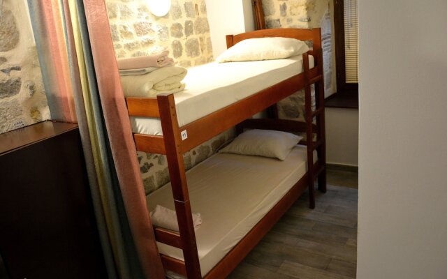 Montenegro Backpackers Home Kotor